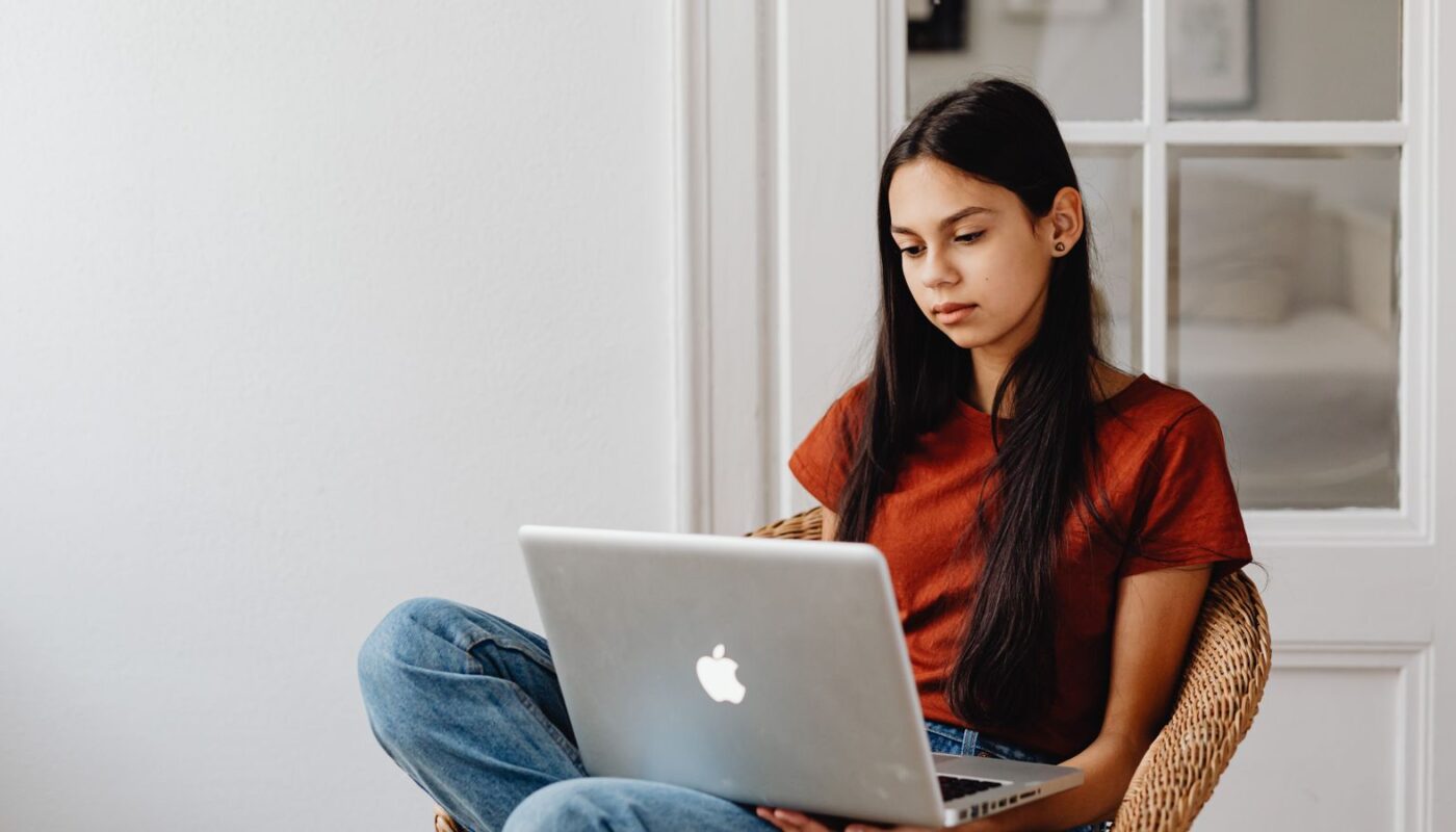 AI Hiring Demand Explains Nearly Half the Drop in Employment for 18-to-24-Year-Olds, St. Louis Fed Finds