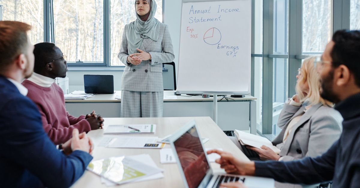 AI Is Reshaping Pay and Job Design, but Managers Can’t Explain It Yet, Korn Ferry Finds